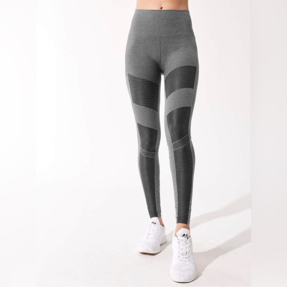High-Waist Seamless Moto Leggings In Gray - Picture 7 of 12